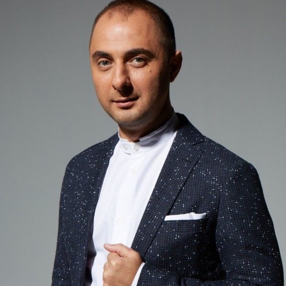 Демис Карибидис
